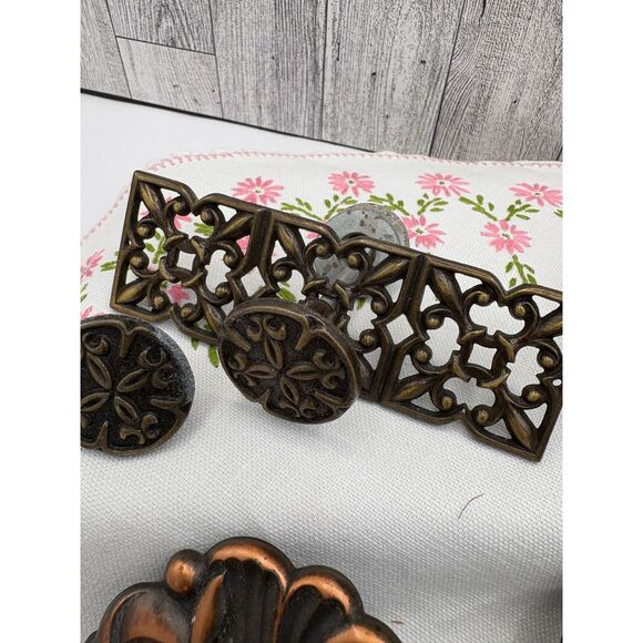 LOT Vintage Hardware Drawer Pulls Knobs Brass Copper Bronze Provincial - Picture 7 of 8